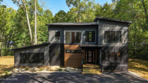 Creekside Splash by Bear Camp Cabin Rentals